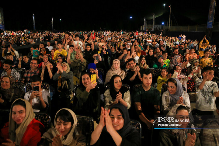 جشن میلاد امام رضا (ع) در بهارستان اصفهان