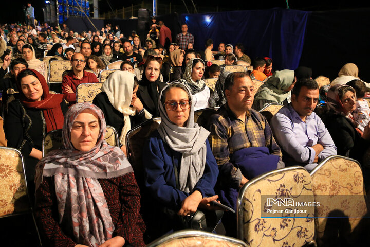 جشن میلاد امام رضا (ع) در بهارستان اصفهان