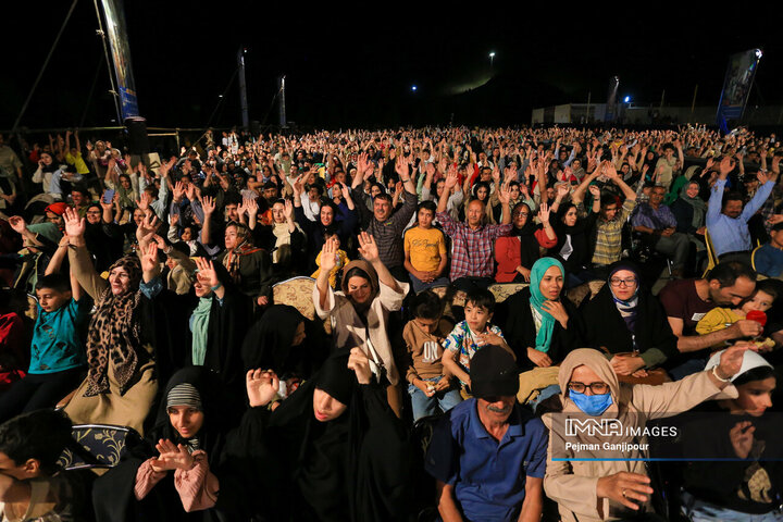 جشن میلاد امام رضا (ع) در بهارستان اصفهان