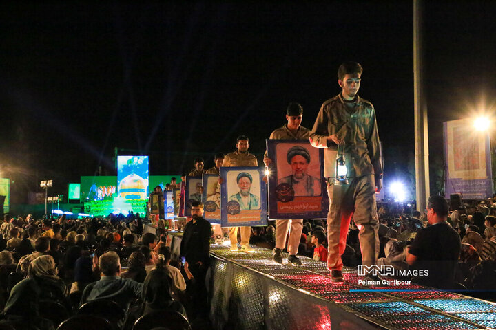 جشن میلاد امام رضا (ع) در بهارستان اصفهان