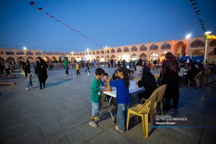 ویژه‌برنامه «راس ساعت ۸»