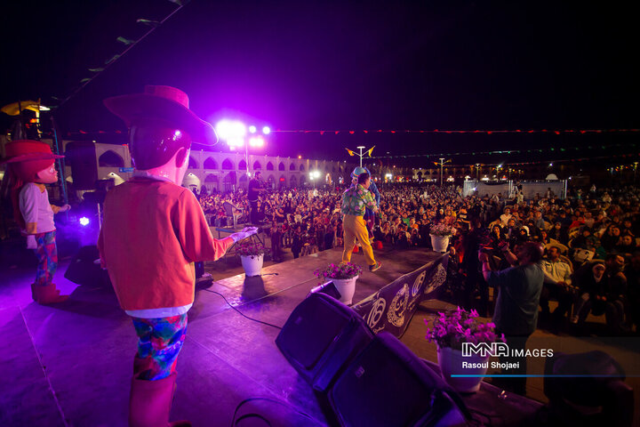 ویژه‌برنامه «راس ساعت ۸»