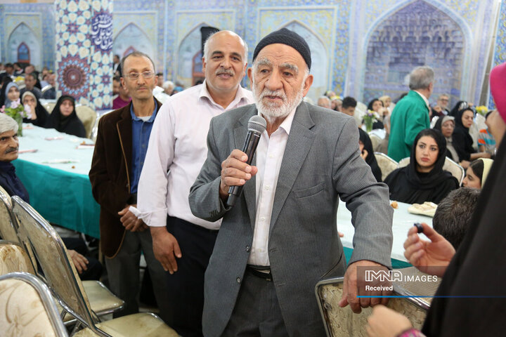 تجلیل از هنرمندان حرم رضوی در اصفهان