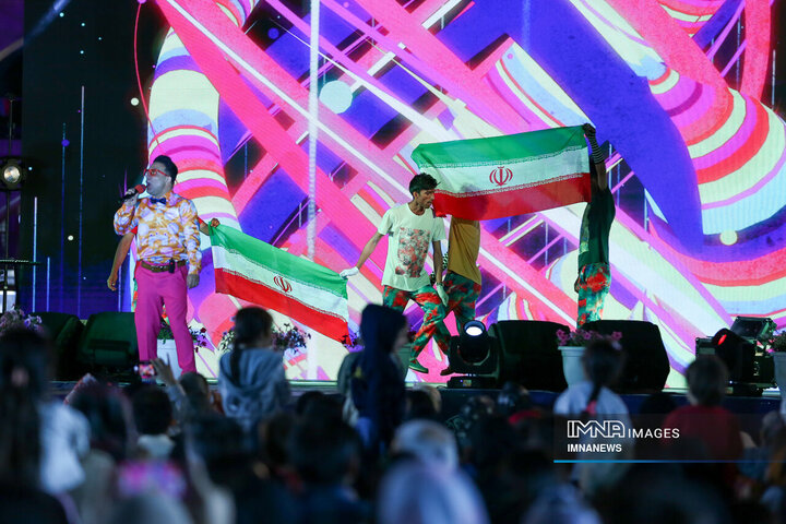 ویژه‌برنامه «رأس ساعت ۸»