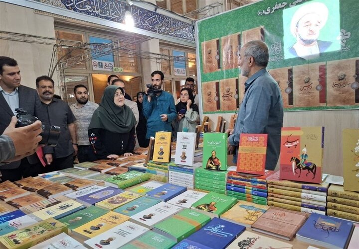 بازدید سخنگوی دولت از نمایشگاه کتاب تهران