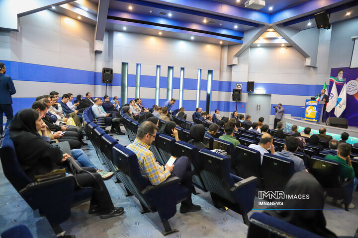 همایش تحلیل آمار کیفیت هوای اصفهان