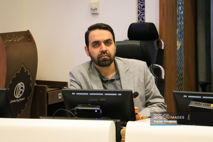 به‌جای نظاره‌گری منفعل، نقش‌آفرینی فعال کنیم