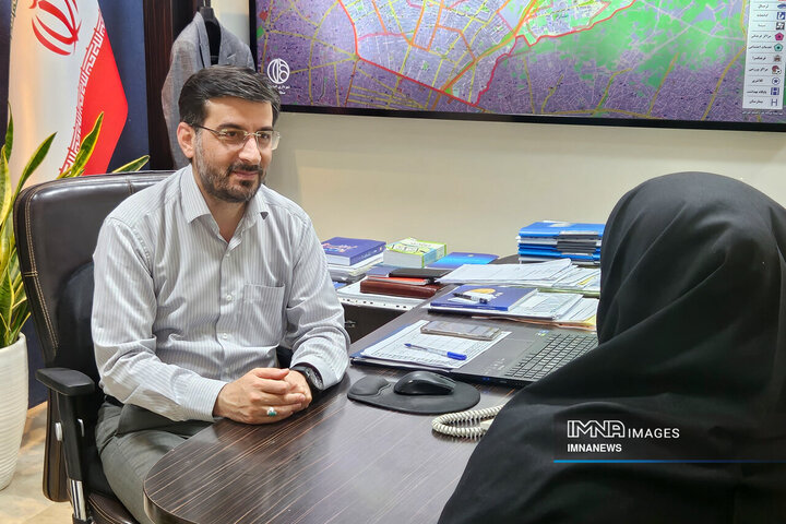 پارکینگ طبقاتی محله مصلی گامی مؤثر در کاهش ترافیک منطقه ۱۰ اصفهان است