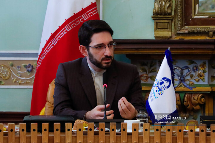 آئین اهدای تندیس یادبود انتخاب شهر اصفهان به‌عنوان پایتخت گردشگری شهرهای آسیایی