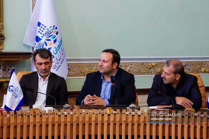 آئین اهدای تندیس یادبود انتخاب شهر اصفهان به‌عنوان پایتخت گردشگری شهرهای آسیایی