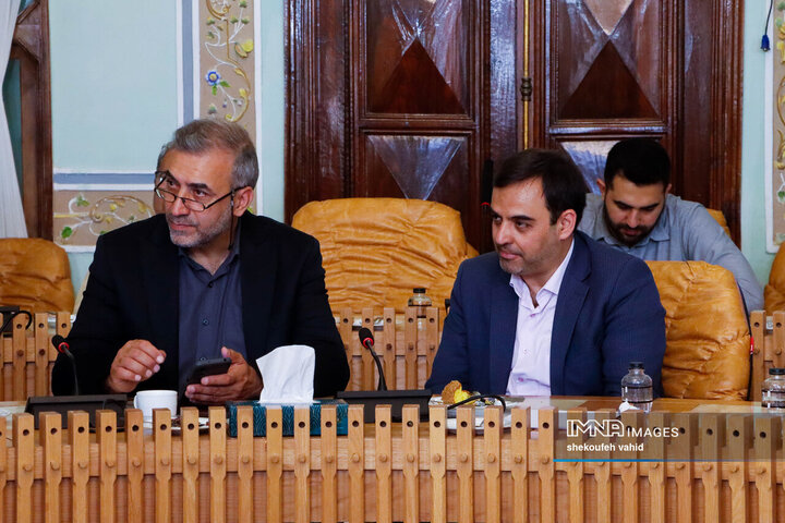 آئین اهدای تندیس یادبود انتخاب شهر اصفهان به‌عنوان پایتخت گردشگری شهرهای آسیایی