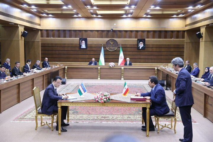 ایران و ازبکستان ۴ سند همکاری مشترک امضا کردند