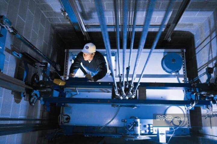 روزانه ۵۰ محبوسی در آسانسور گزارش می‌شود