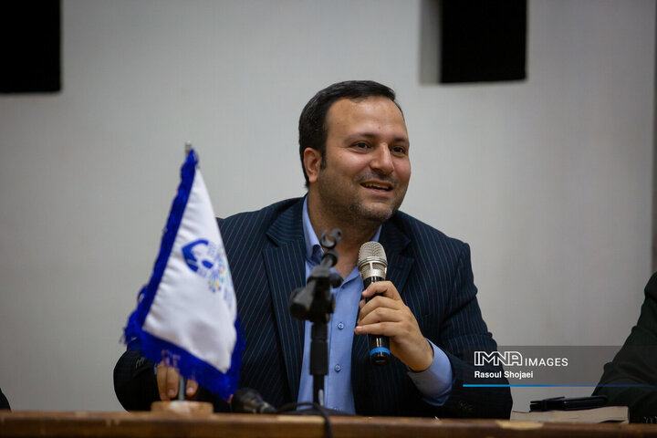 گردشگری، راهکار حل مسائل اصفهان است