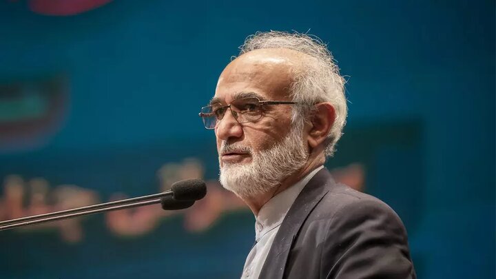 افزایش نرخ ارز نباید جایگزین سیاست‌های مؤثر صادراتی شود/ حضور فعال بانک مرکزی در بازار ارز
