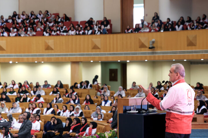 فریادرس انسان‌ها بودن، وظیفه انسانی و دینی ماست