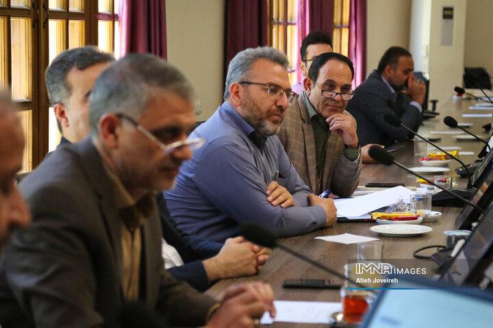 جلسه کمیسیون حمل‌و‌نقل شورای شهر اصفهان