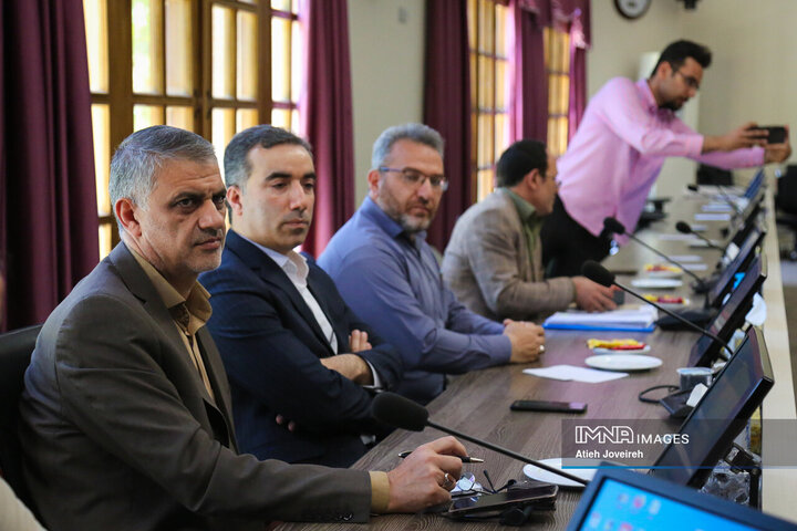 جلسه کمیسیون حمل‌و‌نقل شورای شهر اصفهان