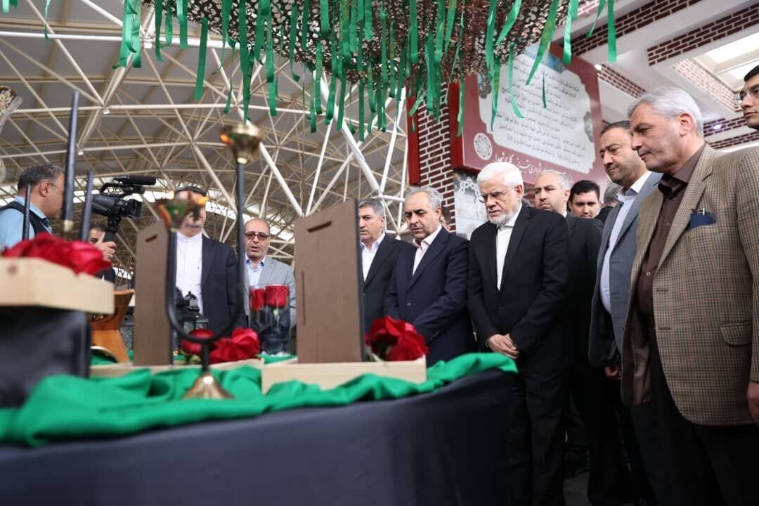 عارف: طرحهای احیای دریاچه ارومیه از محل آب رودخانه ارس و تصفیه پسابها پیگیری میشود