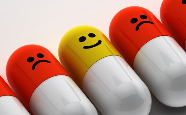 اما و اگرهای مصرف داروهای روان‌پزشکی برای درمان و بهبود علائم