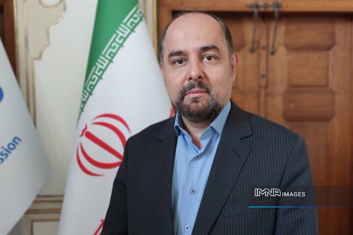 تکمیل گذر عابر پیاده کمرزرین تا ۲ ماه آینده