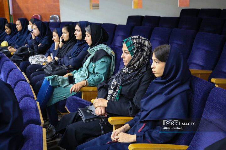 کارگاه آموزشی سومین جشنواره صنایع دستی خلاق دانش‌آموزی