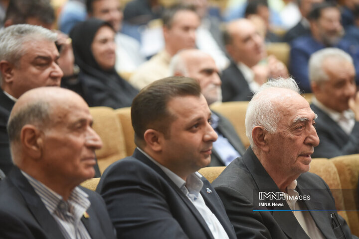 مراسم تجلیل از چهره های ماندگار ورزش ایران