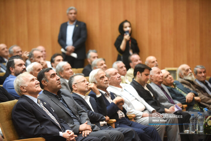 مراسم تجلیل از چهره های ماندگار ورزش ایران