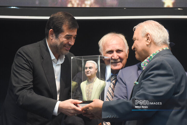 مراسم تجلیل از چهره های ماندگار ورزش ایران