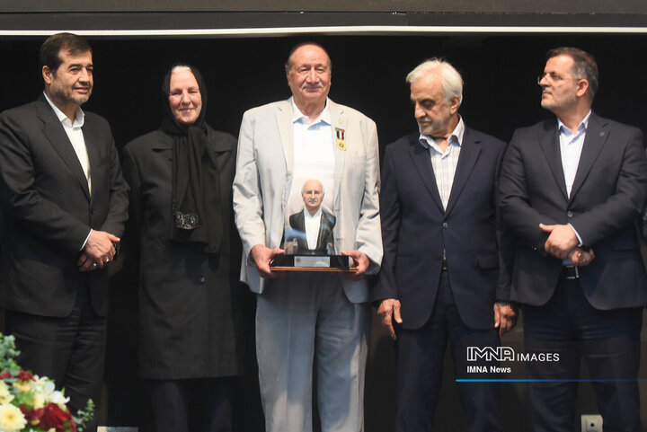 مراسم تجلیل از چهره های ماندگار ورزش ایران