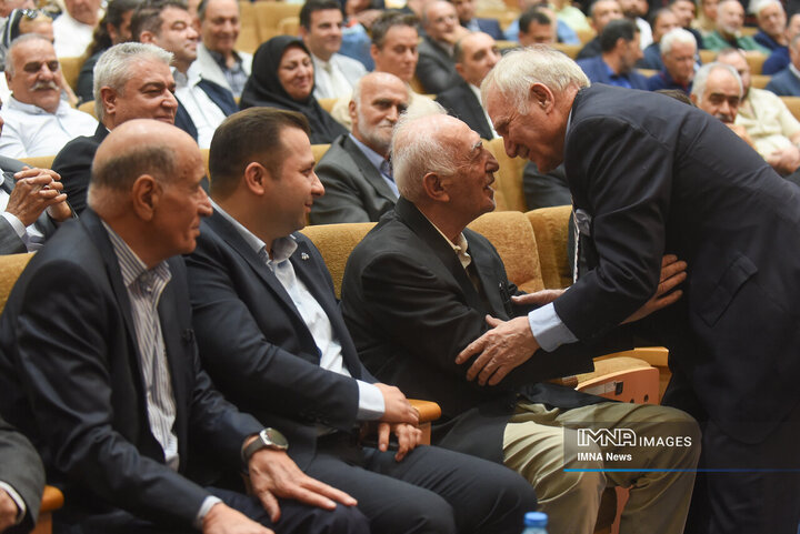 مراسم تجلیل از چهره های ماندگار ورزش ایران