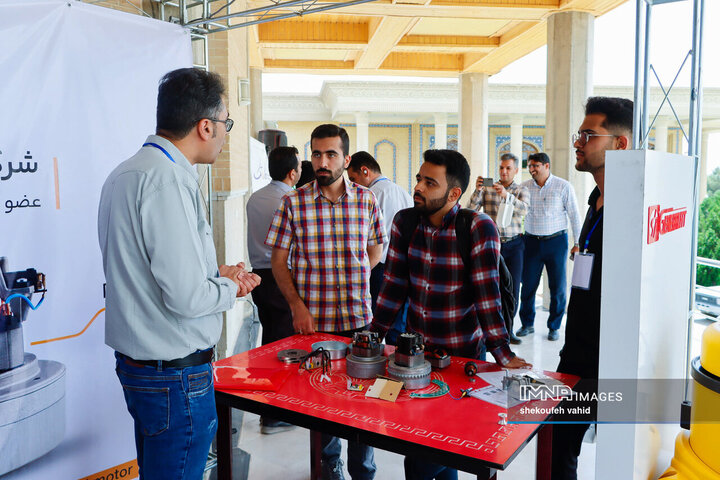 سومین رویداد کار و  فناوری «کار و تک»