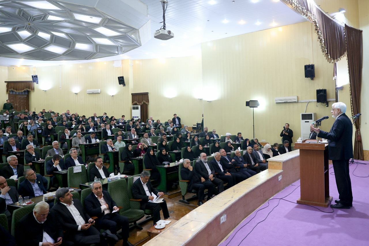 عارف: نظام تصمیمساز و تصمیمگیر کشور به نتیجه رفع فیلترینگ رسیده است