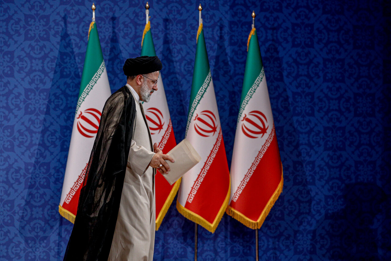 آیتالله سید ابراهیم رئیسی؛ از سادگی در مشهد تا پرواز با بال شهادت