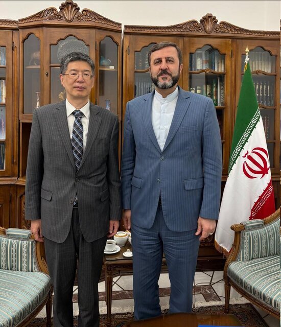 رایزنی غریب آبادی و سفیر چین در تهران