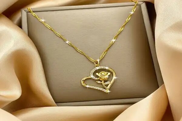 خرید طلای بچگانه با قیمت مناسب و به صورت اقساطی، راهنمای انتخاب برای مادران آینده‌ نگر