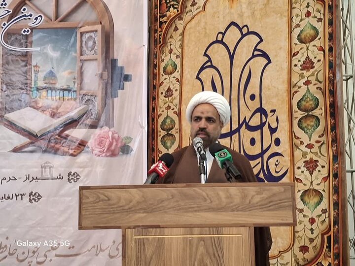 نقش کلیدی طلاب در جهاد تبیین و دفاع از ارزش‌های اسلامی