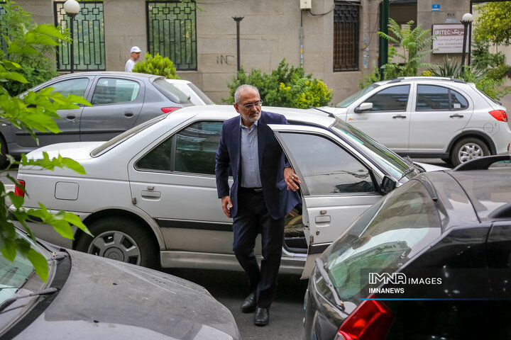 حضور معاون پارلمانی شهید جمهور در دفتر خبرگزاری ایمنا