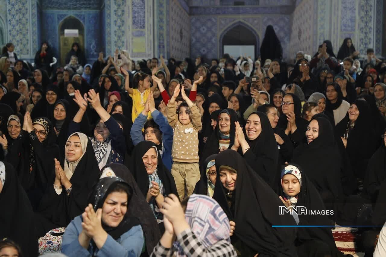 حضور ۶۰ هزار شهروند اصفهانی «قرار عاشقی با امام هشتم»