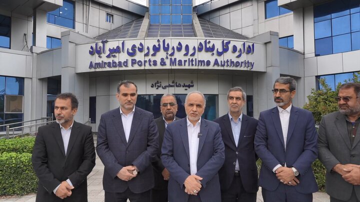 مشکل موانع قانونی کالاهای اساسی در بندرها رفع شد