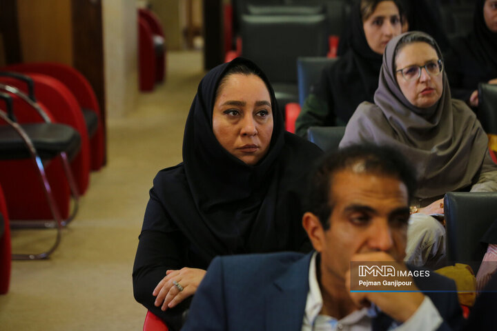 نشست هنرمندانه شهر زندگی