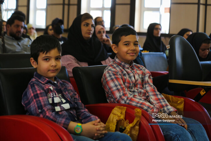 نشست هنرمندانه شهر زندگی