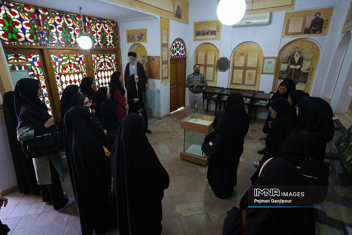 نشست هنرمندانه شهر زندگی