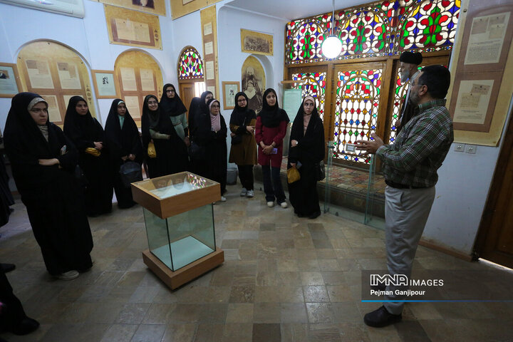 نشست هنرمندانه شهر زندگی