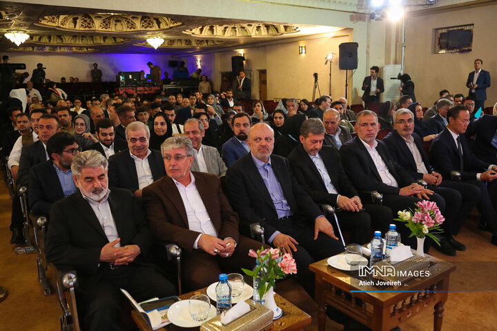 آینده کشور در دست شرکت‌های دانش‌بنیان است