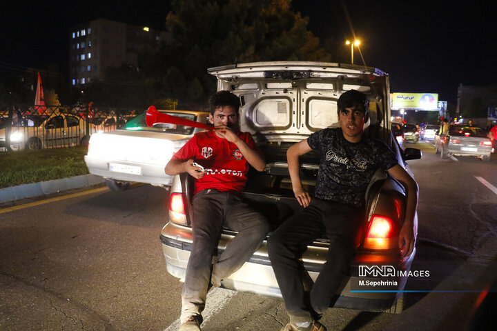 جشن قهرمانی تراکتور