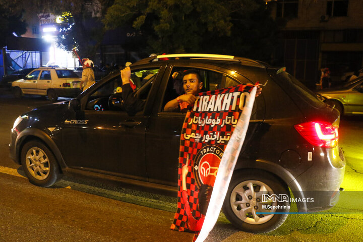 جشن قهرمانی تراکتور