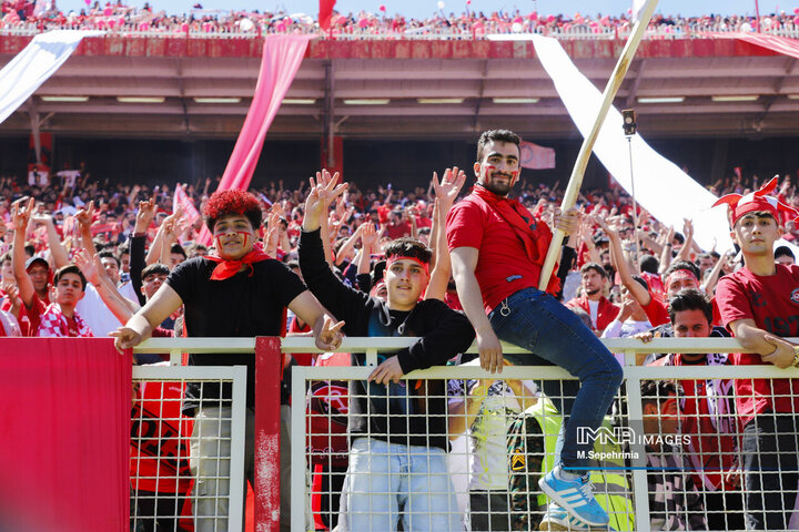 جشن قهرمانی تراکتور