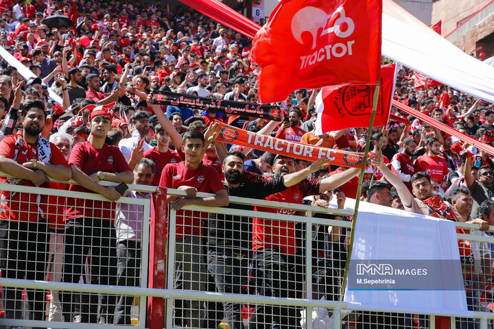 جشن قهرمانی تراکتور