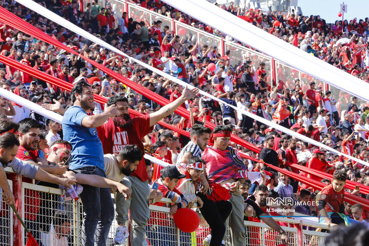 جشن قهرمانی تراکتور